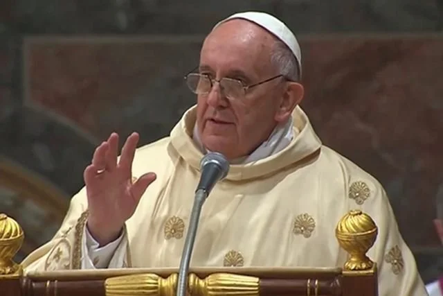 Wyciekły dokumenty, z których wynika, że papież Franciszek chce w Amazonii dopuścić do kapłaństwa żonatych mężczyzn.