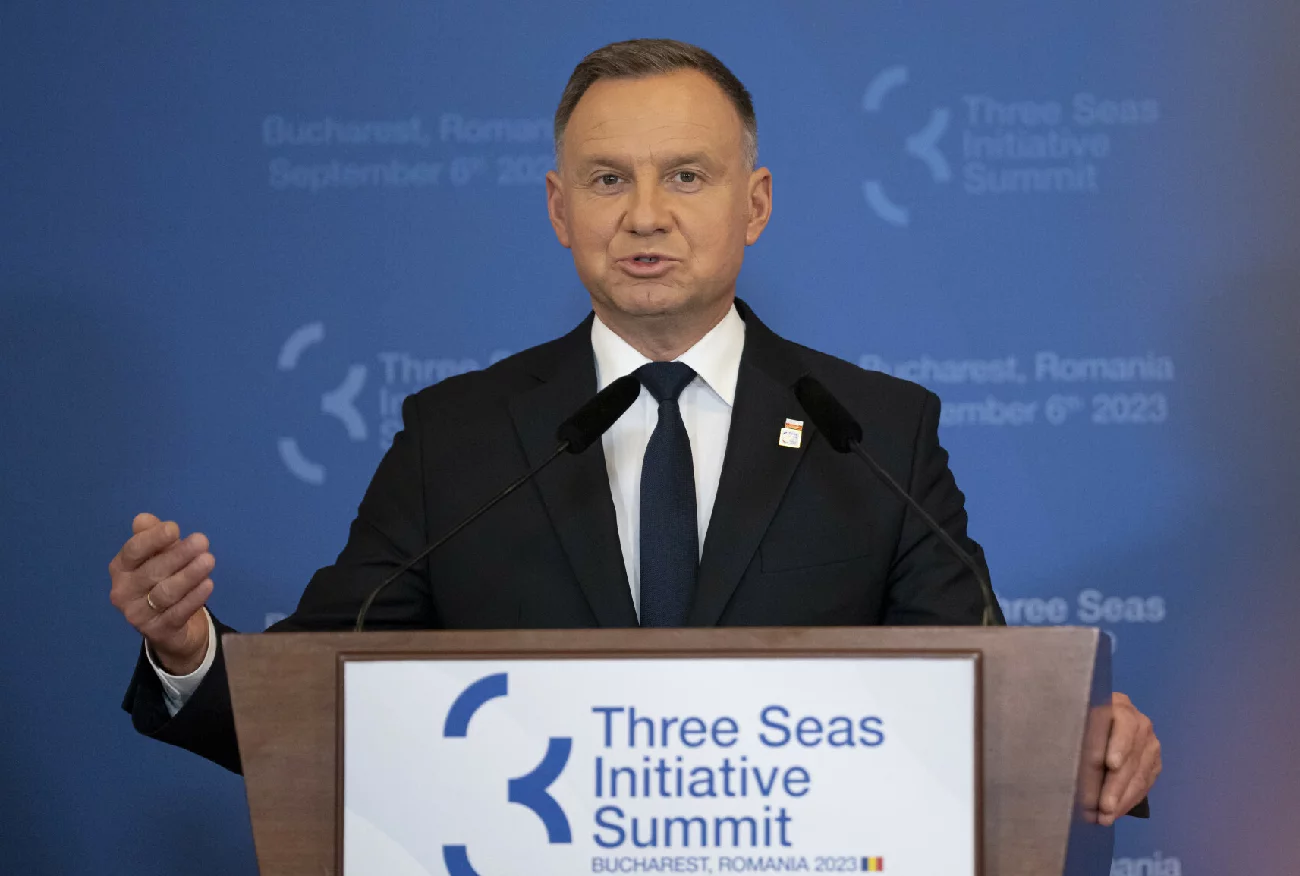Andrzej Duda wychwalał "alkomat na koronawirusa". Sprawę bada ABW.