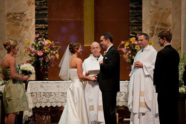 Rozwód kościelny trwa od 2 do nawet 5 lat.