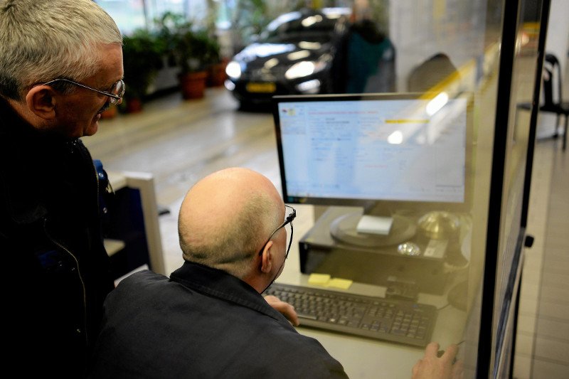 Gdy w dowodzie rejestracyjnym zostanie zapełnione sześć rubryk na potwierdzenie badań technicznych, to wówczas trzeba wymienić dokument.