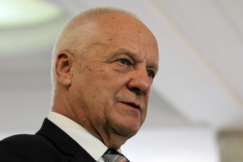 Stefan Niesiołowski mówi, że obecność biskupów w komitecie honorowym marszu PiS jest dla nich kompromitująca