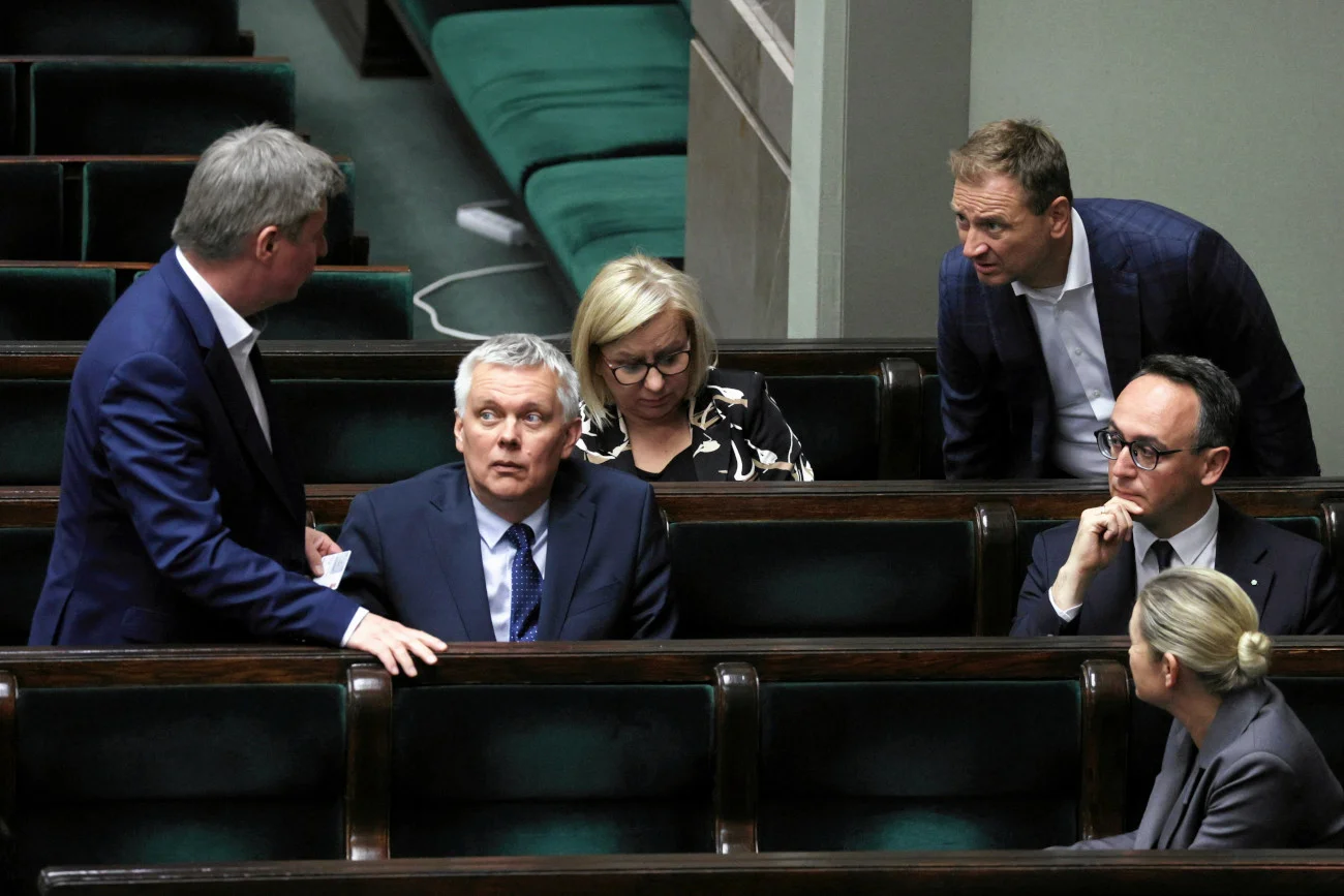 Rekonstrukcja rządu Donalda Tuska. Kluczowy minister już się pożegnał Pierwszy minister oficjalnie żegna się ze stanowiskiem. "Kończy się moja służba w rządzie"