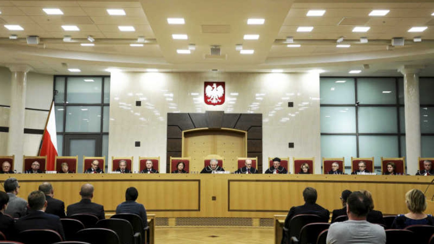 PiS domyka zamach na Trybunał Konstytucyjny.