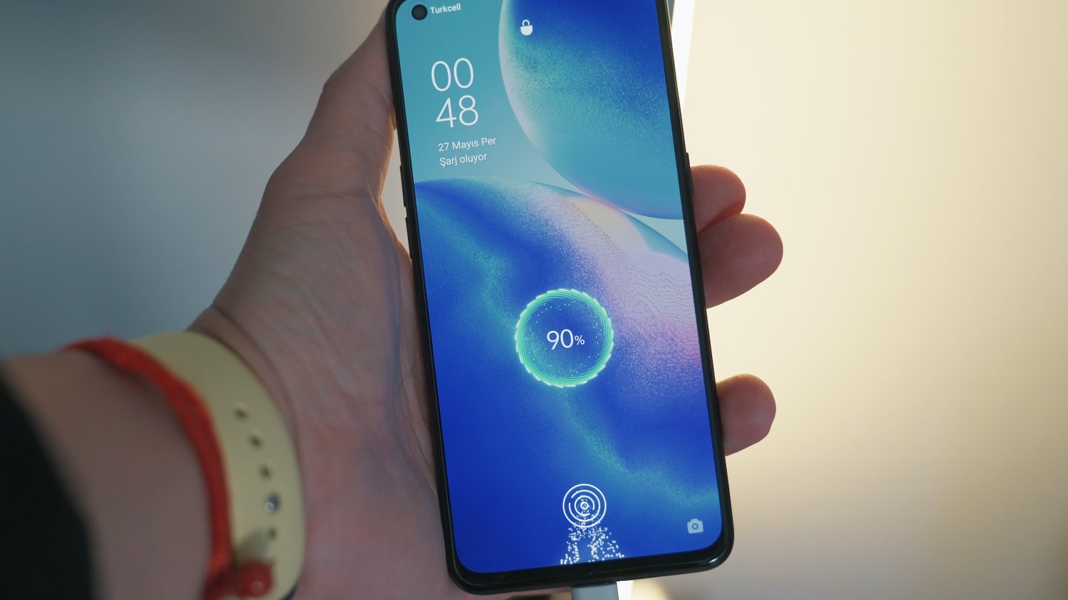 Jak poprawnie ładować telefon? smartfon