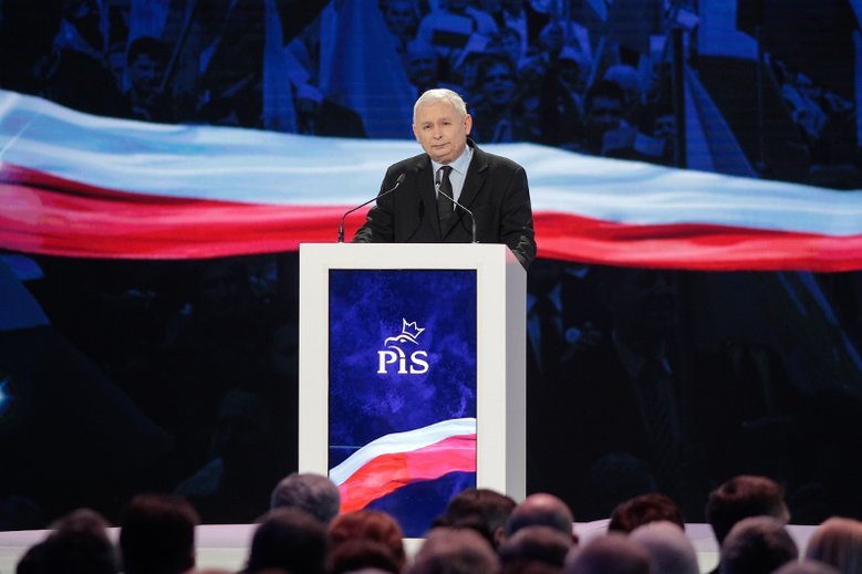 PiS puchnie w oczach. Przed wyborami do partii Jarosława Kaczyńskiego zapisało się ponad 4 tysiące nowych członków.
