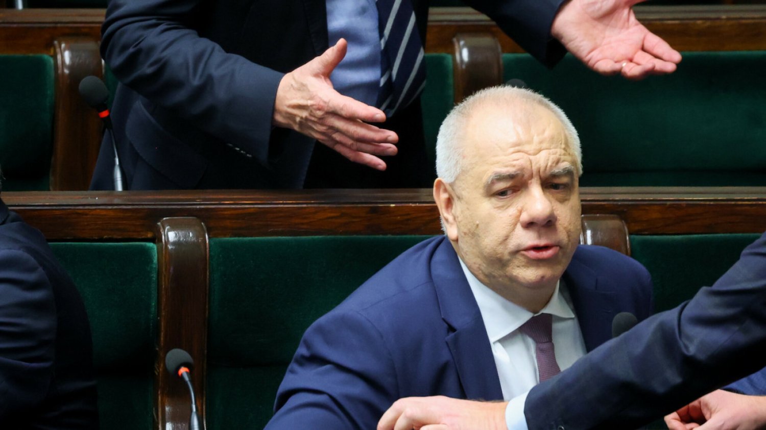 Samorządowcy pomagający PiS-owi w organizacji wyborów nie poniosą za to odpowiedzialności.