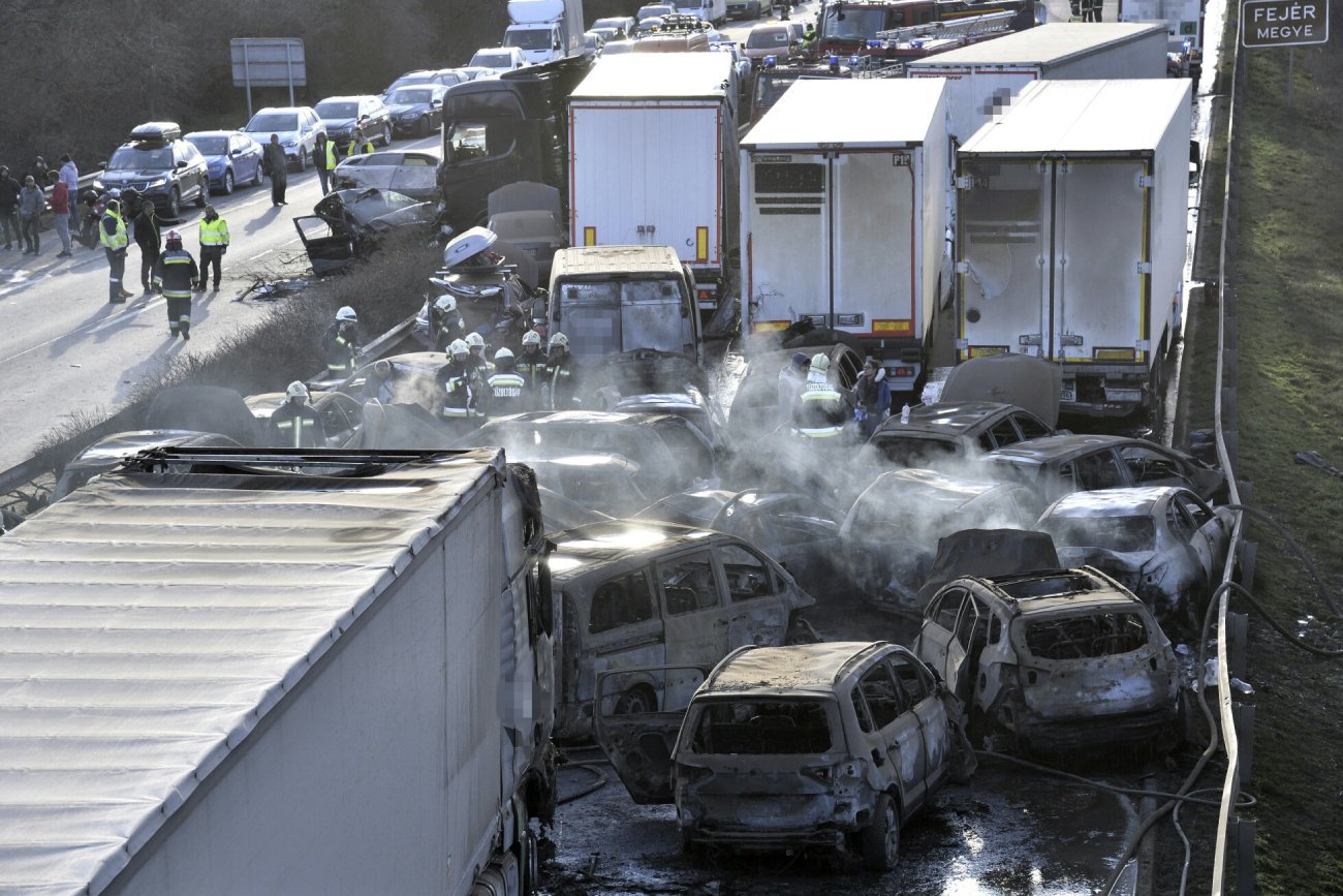 Karambol na Węgrzech. Są ranni i ofiara śmiertelna. Zderzyło się 40 aut