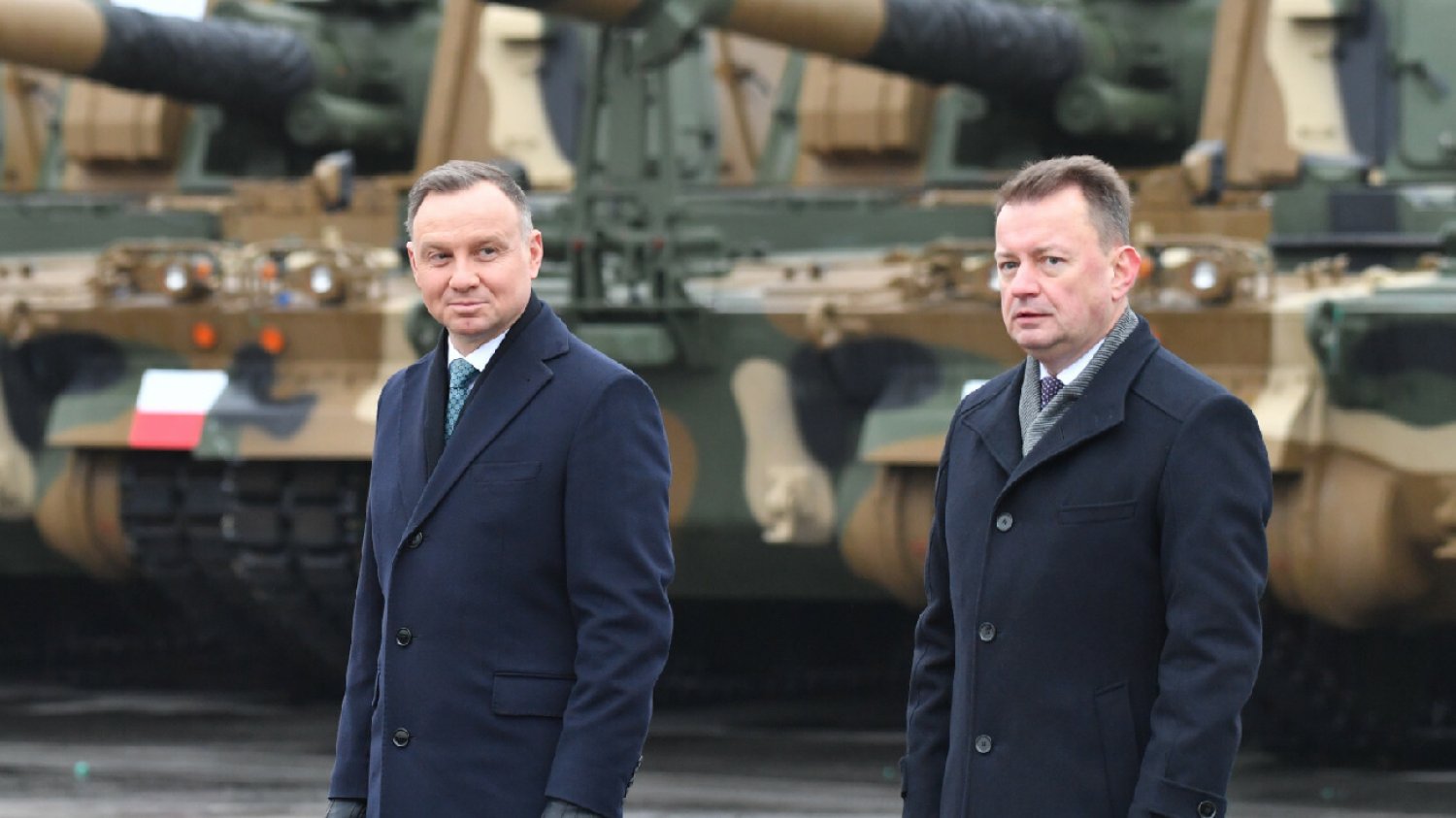 Błaszczak i Duda pozują na tle czołgów K2. Generał ostro o wydatkach.