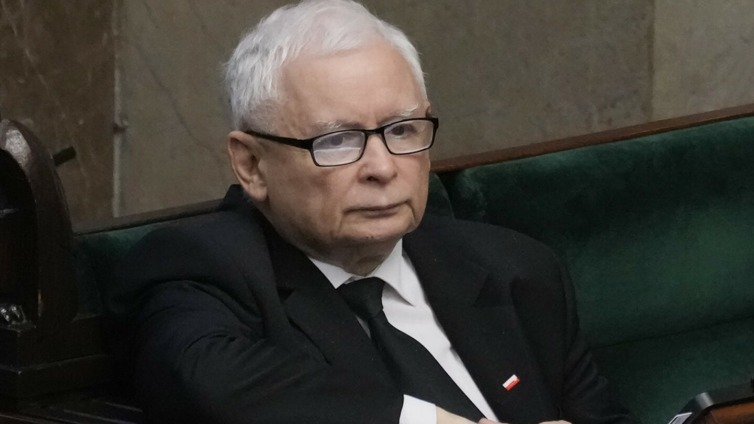 Sondaż: minimalna przewaga PiS nad KO