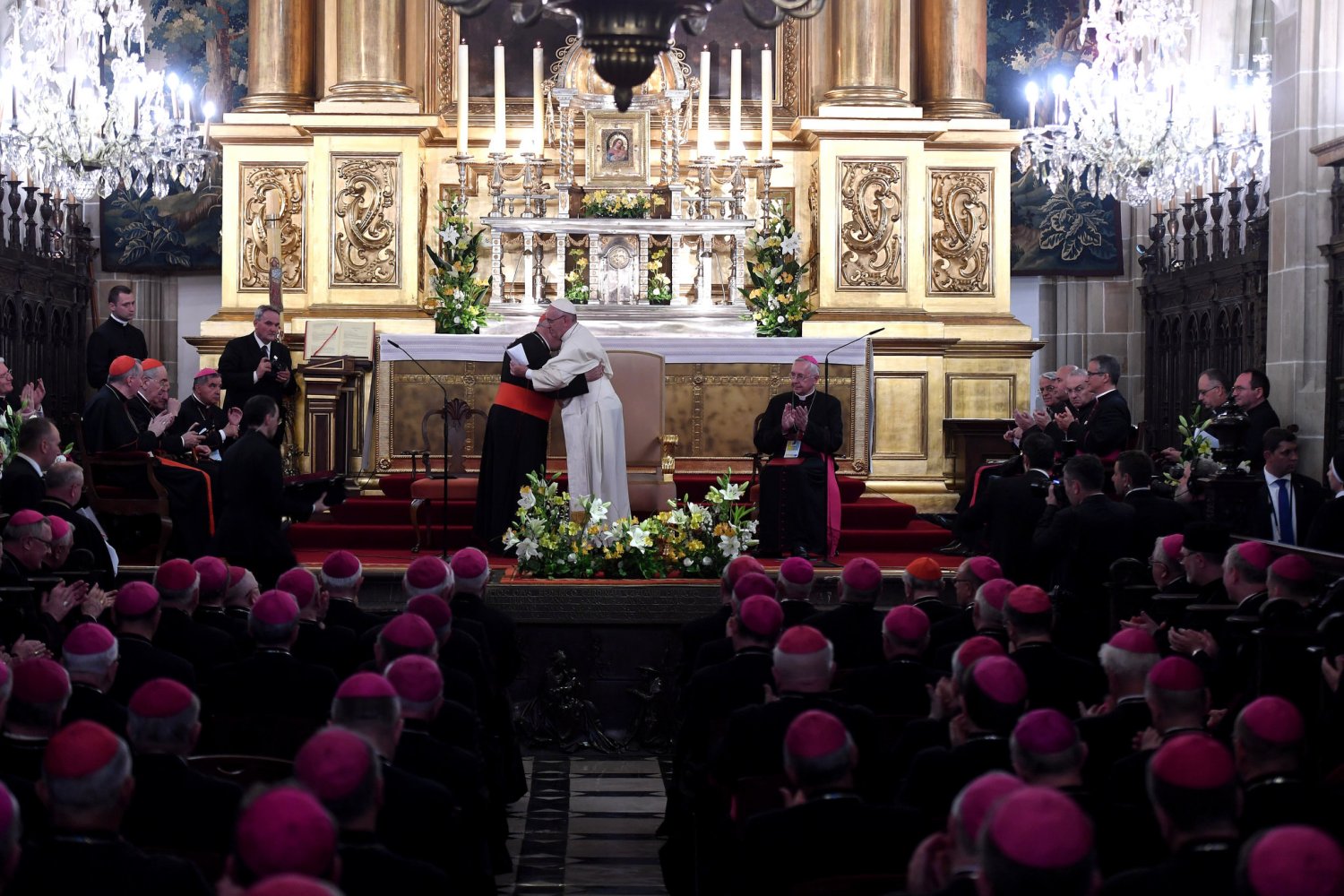 Spotkanie papieża z biskupami miało ciepły, rodzinny charakter.