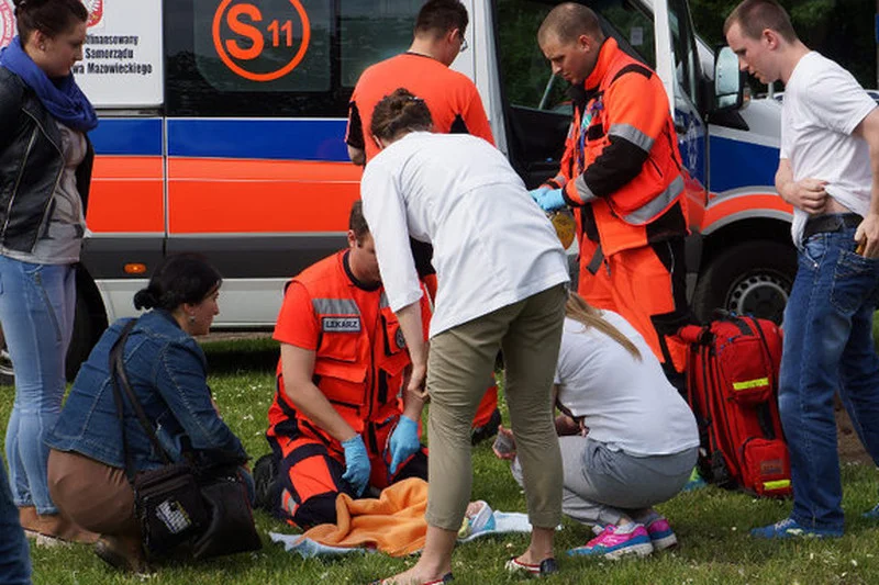 Dzięki pierwszej pomocy ofiara może doczekać do przyjazdu pogotowia ratunkowego.