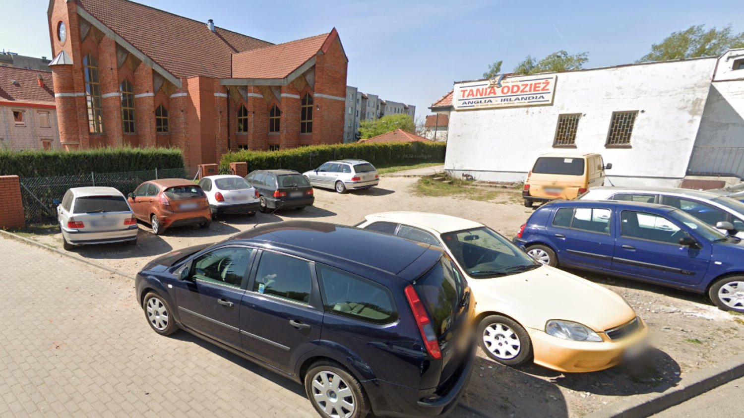 Osiedle Jagiełły w Poznaniu. Tu na działce obok kościoła ma powstać akademik.