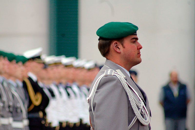 Niemiecki rząd planuje tworzyć oddziały złożone z syryjskich uchodźców.