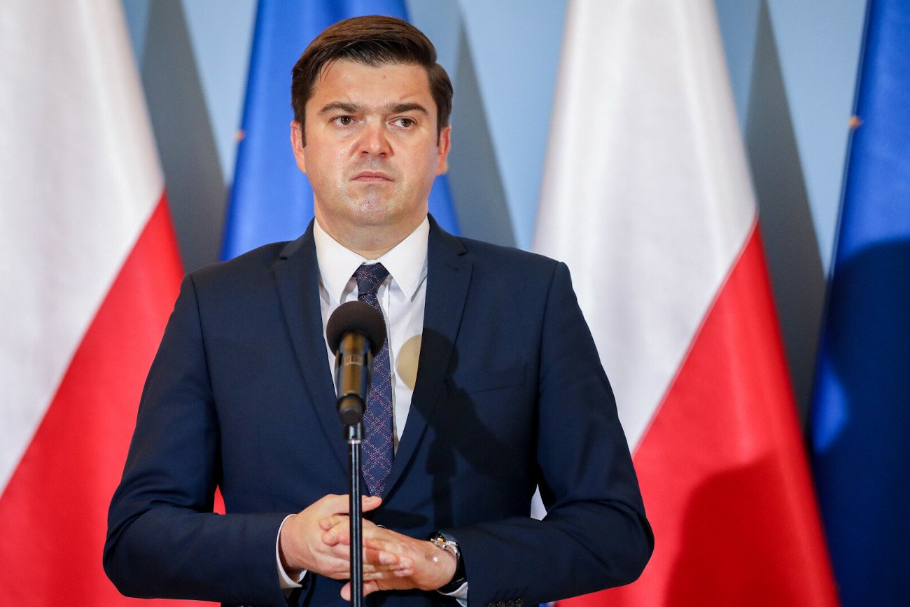 Rzecznik resortu zdrowia poinformował 1 grudnia, że nie mamy na dzień dzisiejszy w Polsce żadnego przypadku zakażenia nowym wariantem koronawirusa Omikron.