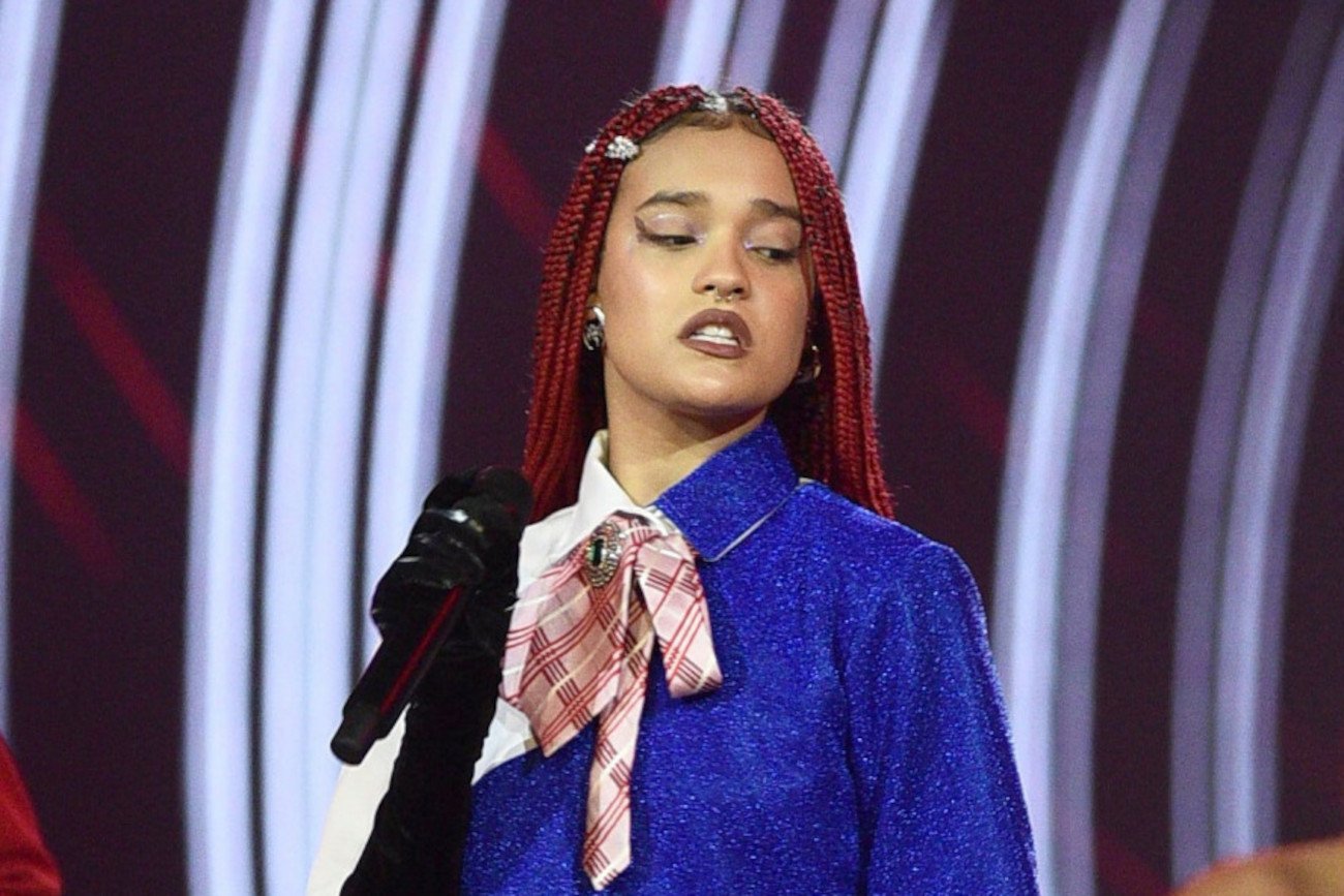 Sara James zdaje egzamin ósmoklasisty.