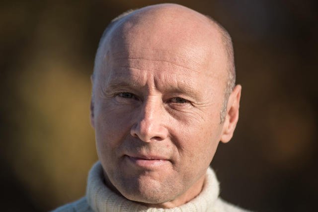 Krzysztof Pieczyński wraca i atakuje nie tylko kościół