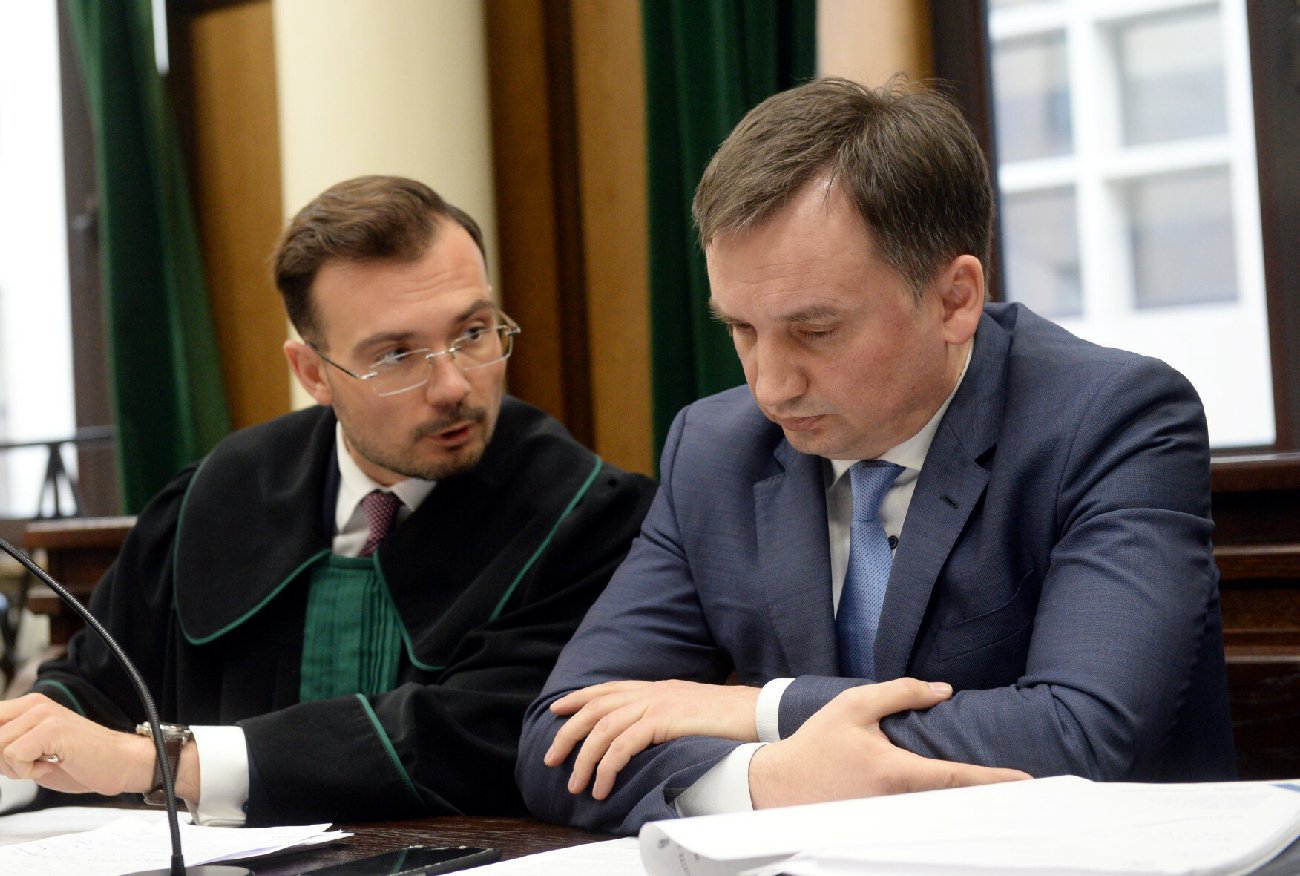 Zbigniew Ziobro nie chciał pokazać tych umów. "Były strzeżoną tajemnicą".