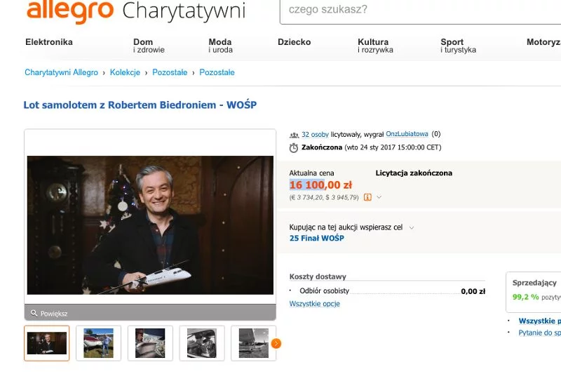 Lot samolotem z Robertem Biedroniem wylicytowano za 16 100 zł