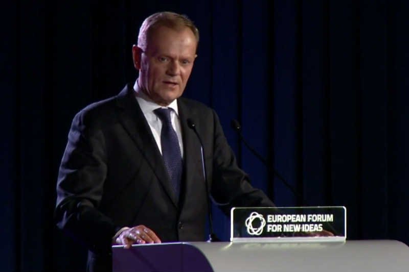 Donald Tusk nieczęsto publicznie występuje w kraju.