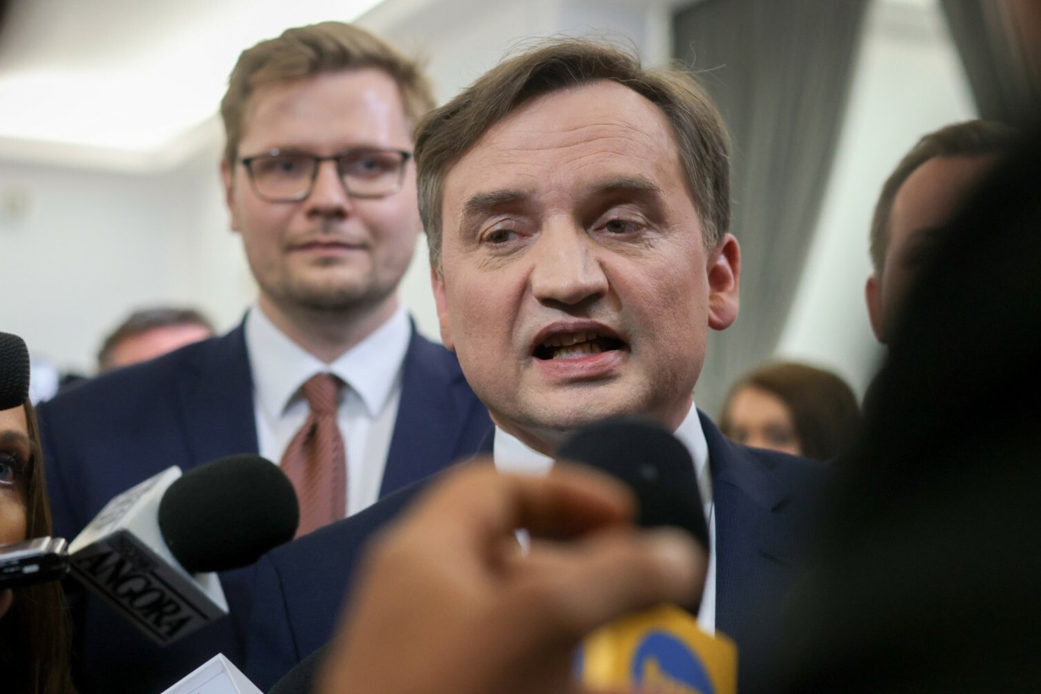 Ustalono, kto wydał polityków Ziobry. Media podały, kim jest ten człowiek.