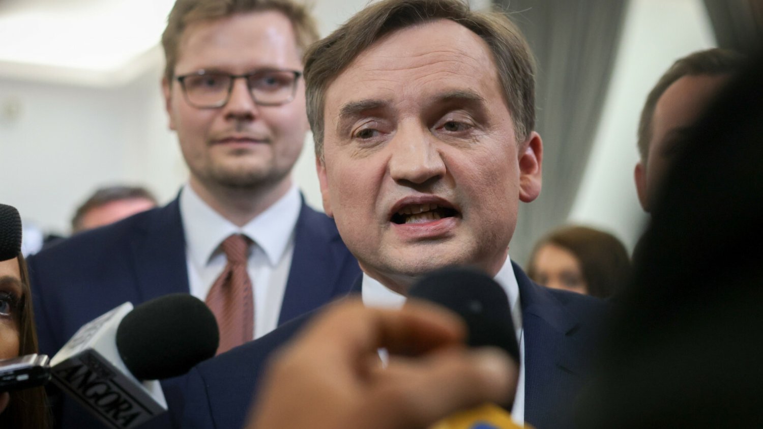 Ustalono, kto wydał polityków Ziobry. Media podały, kim jest ten człowiek.