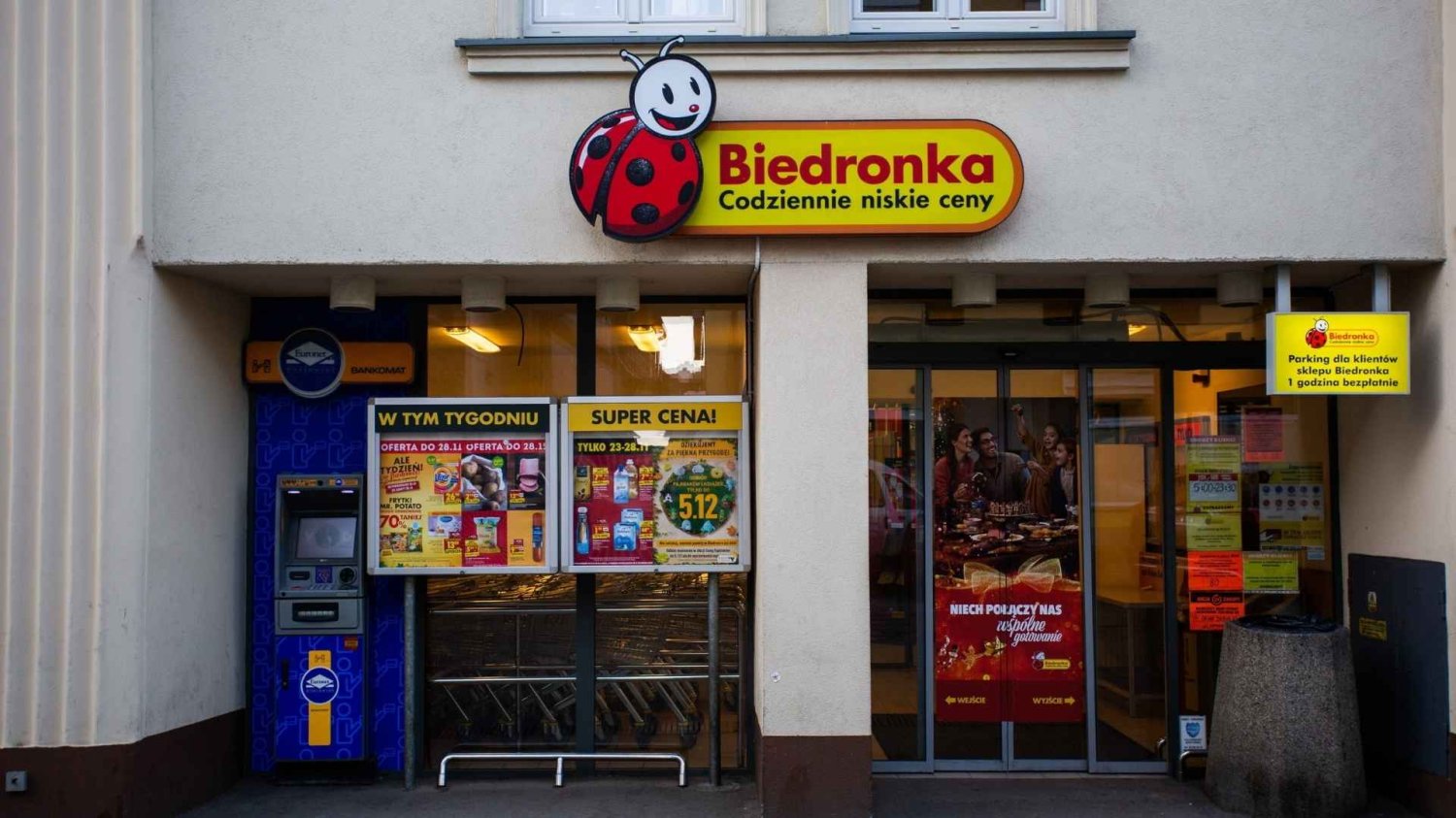 Biedronka zaczyna specjalną akcję w poniedziałek. Biedronka zaczyna specjalną akcję w poniedziałek.