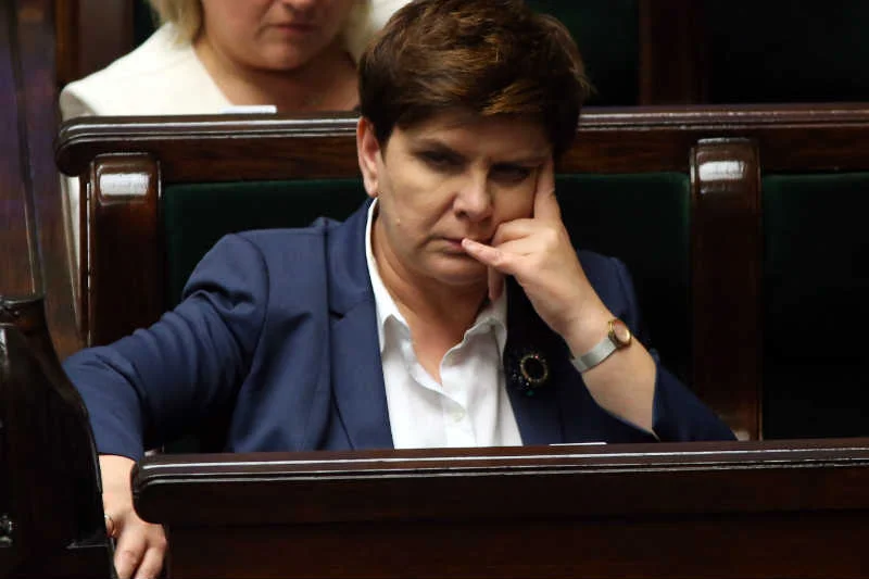 Według większości Polaków rządzący nie zasłużyli na podwyżki.