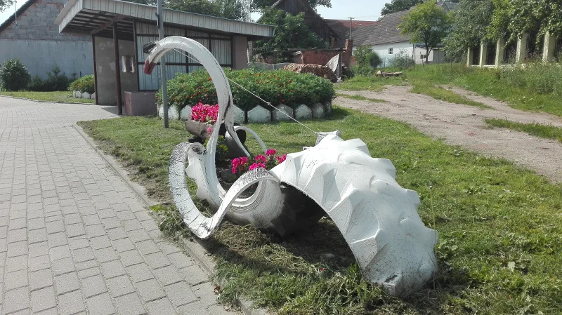 Łabędzie z opon to specyficzna metoda recyclingu.