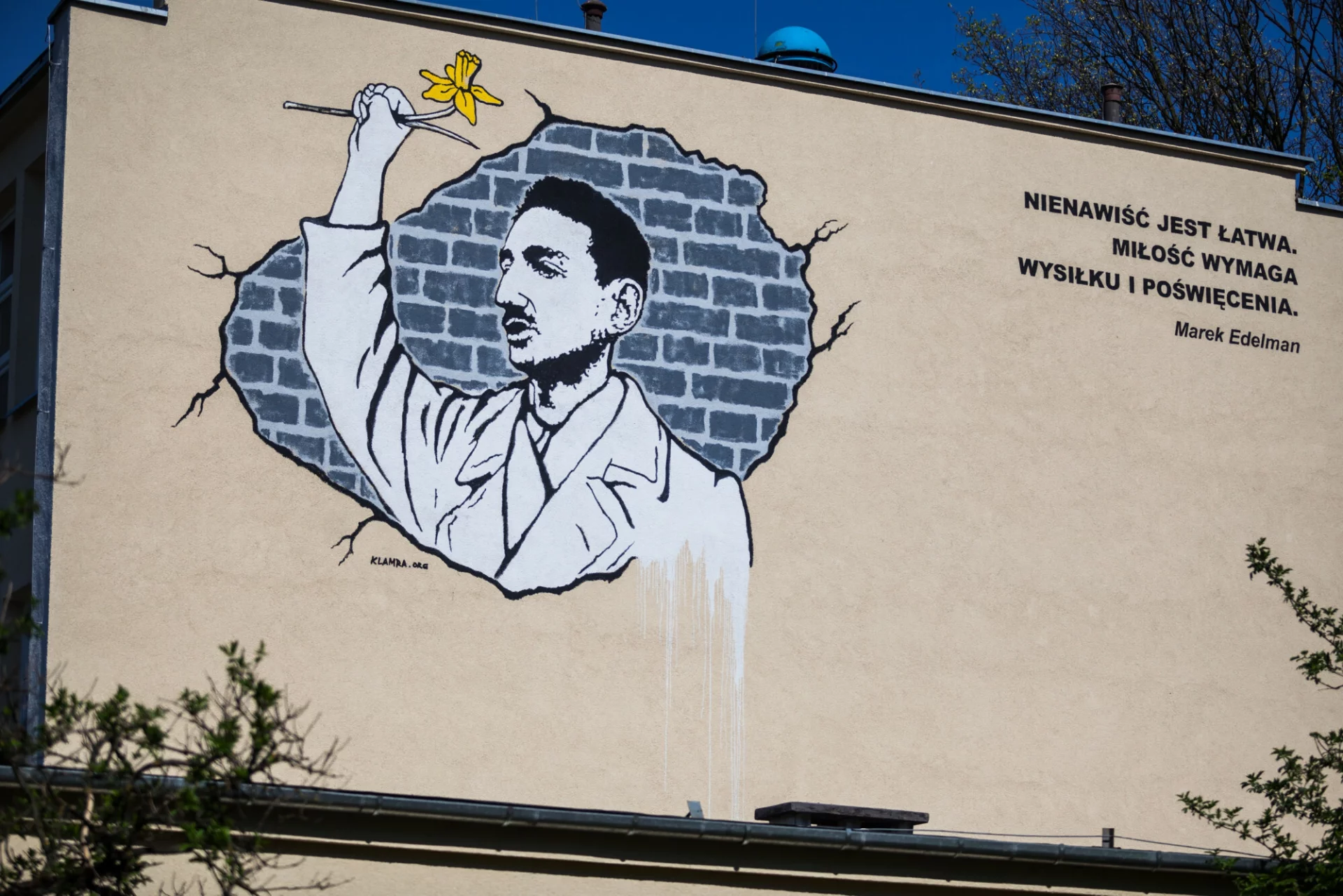 Mural upamiętniający Marka Edelmana w Warszawie Mural upamiętniający Marka Edelmana w Warszawie
