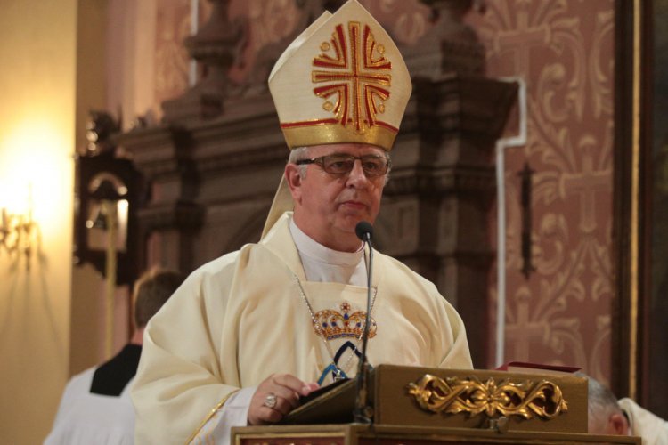 List do wiernych bpa Piotrowskiego. "Nie życzymy sobie ciągłych pouczeń".