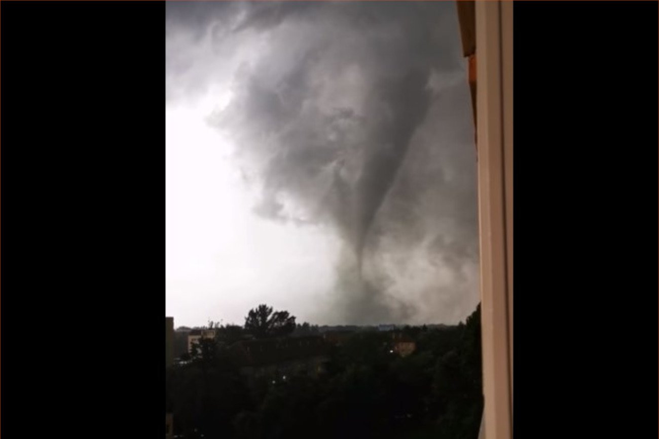 Tornado przeszło nad południowymi Morawami.
