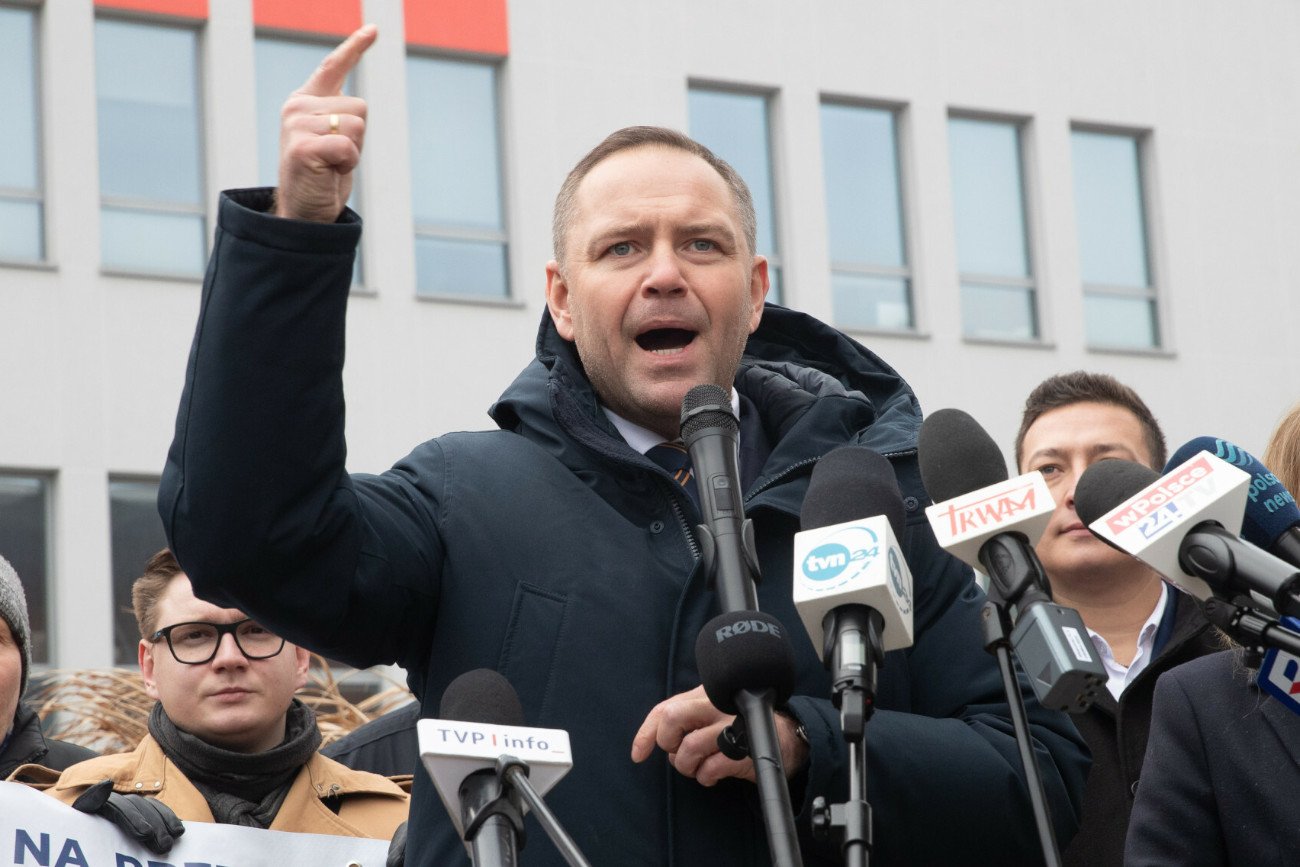 Polityk KO wytknął to Nawrockiemu. "Lech Kaczyński przewraca się w grobie"