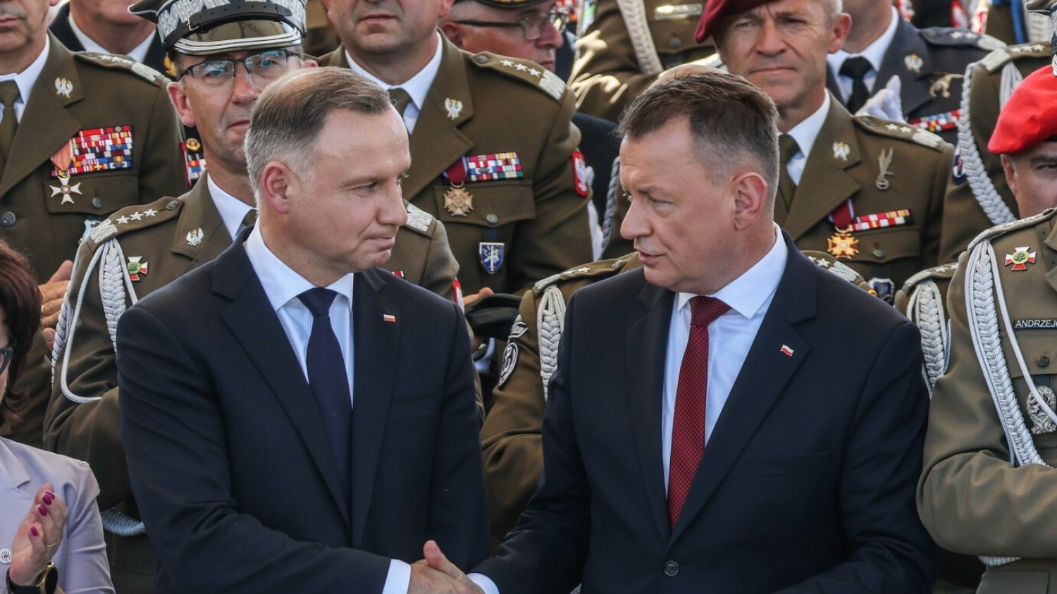 Gen. Bogusław Pacek: "Polska potrzebuje odpartyjnienia sił zbrojnych".