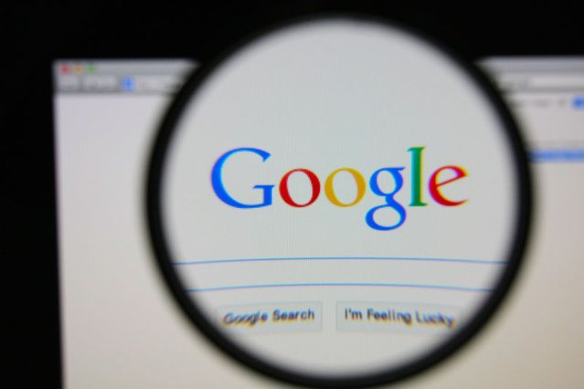 Google dał użytkowników prawo do zapomnienia przez wyszukiwarkę informacji kompromitujących lub nieaktualnych. Przywilej nie dotyczy jednak osób  publicznych.