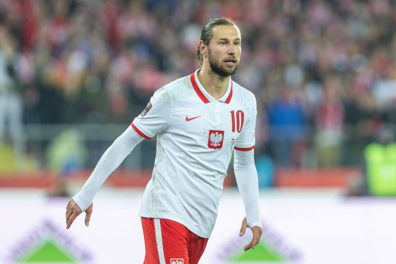 Grzegorz Krychowiak to jeden z podstawowych piłkarzy reprezentacji Polski na przestrzeni ponad dekady.