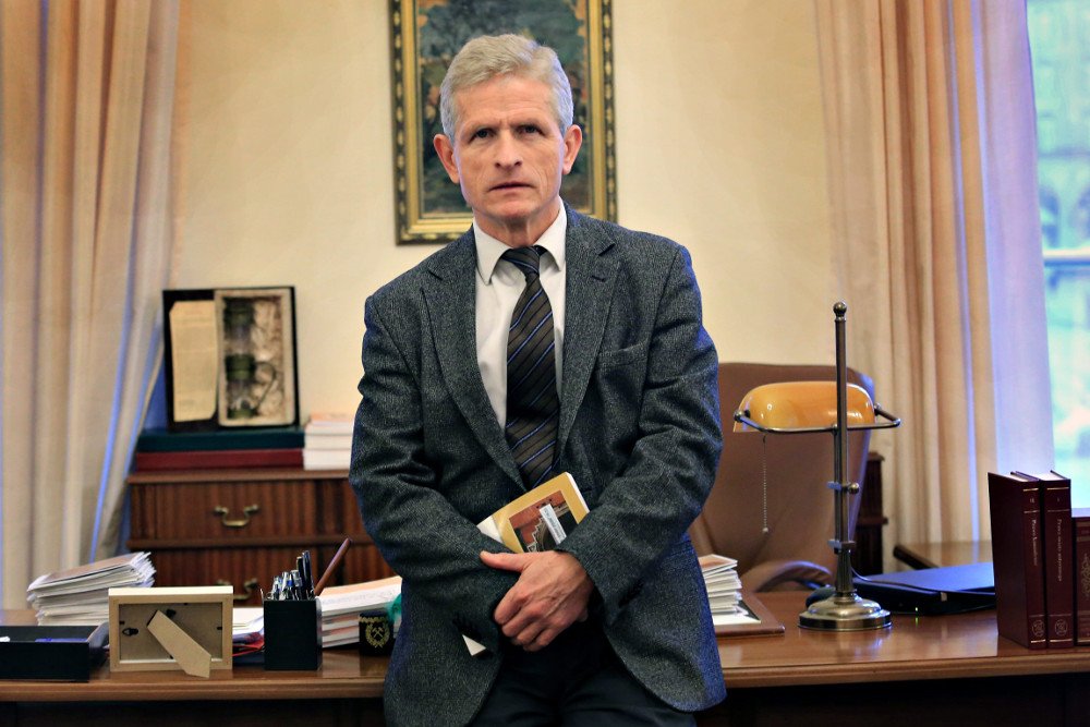 Prof. Roman Kuźniar jest przeciwny próbom włączenia Polski  negocjacje na temat Ukrainy i krytykuje za to Andrzeja Dudę.