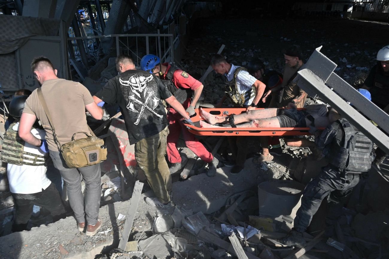 Ostrzał Charkowa zemstą Władimira Putina? Trwa akcja ratunkowa