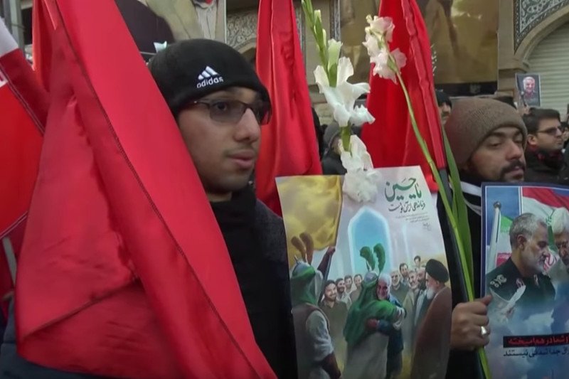 Według irańskich mediów w pogrzebie. gen. Sulejmaniego uczestniczyły miliony ludzi.