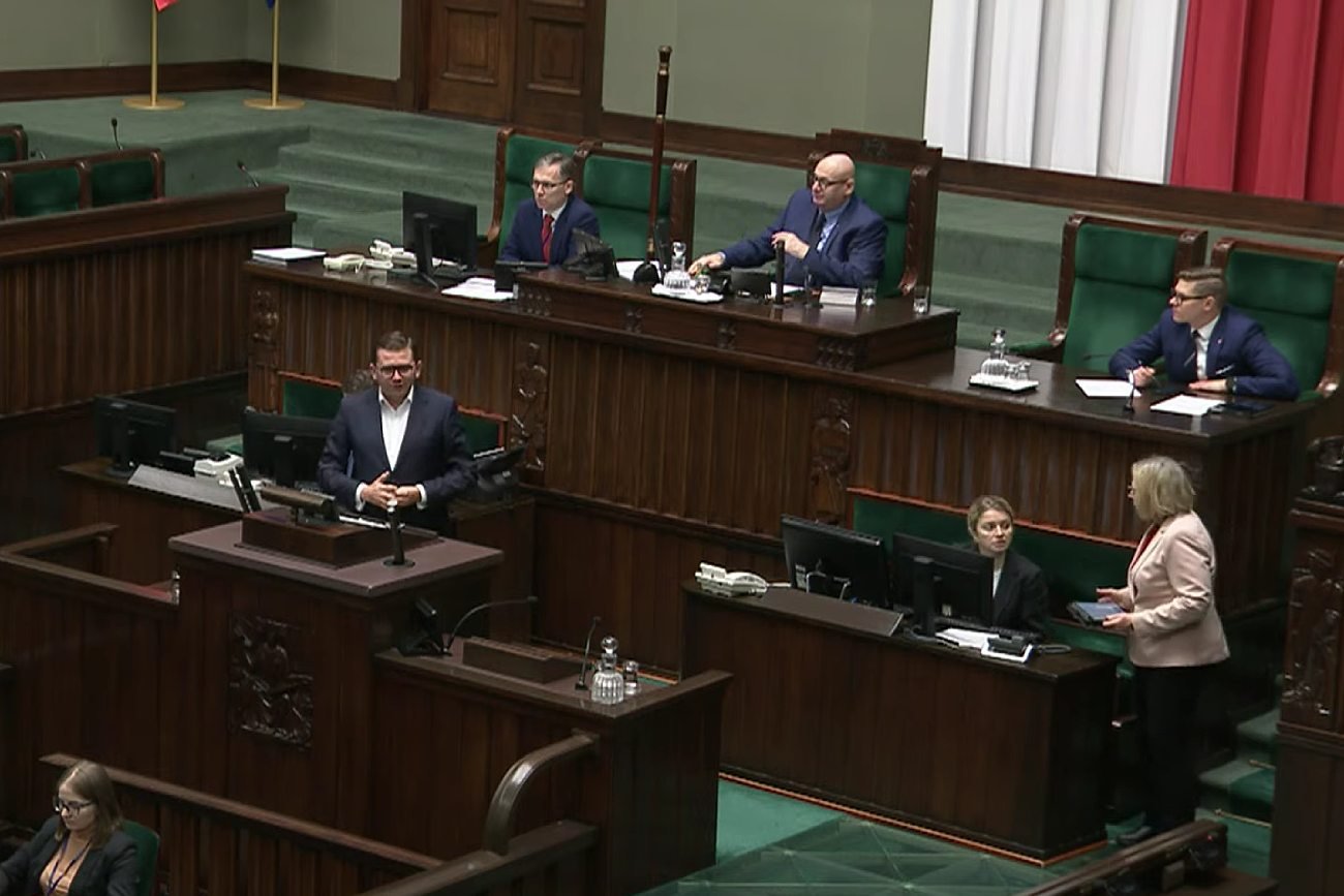 Poseł Łukasz Kmita z PiS i wicemarszałek Sejmu Piotr Zgorzelski z PSL-Trzecia Droga.