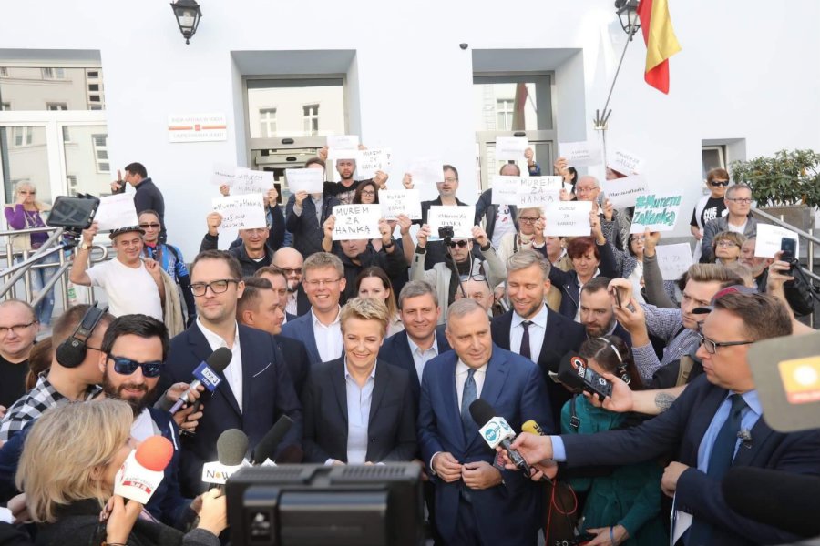 Grzegorz Schetyna udzielił pełnego poparcia Hannie Zdanowskiej. Wojewoda łódzki Zbigniew Rau zdecydował wcześniej, że nie może ona kandydować.