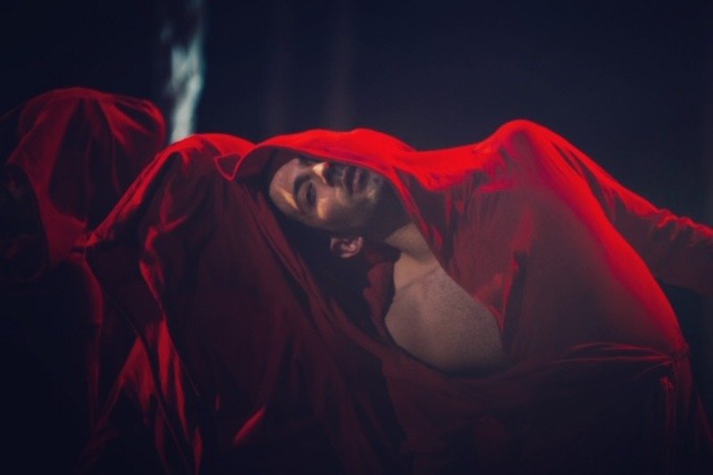 Santi Bello to tancerz, pochodzący z Teneryfy, który zdecydował się robić karierę w Polsce