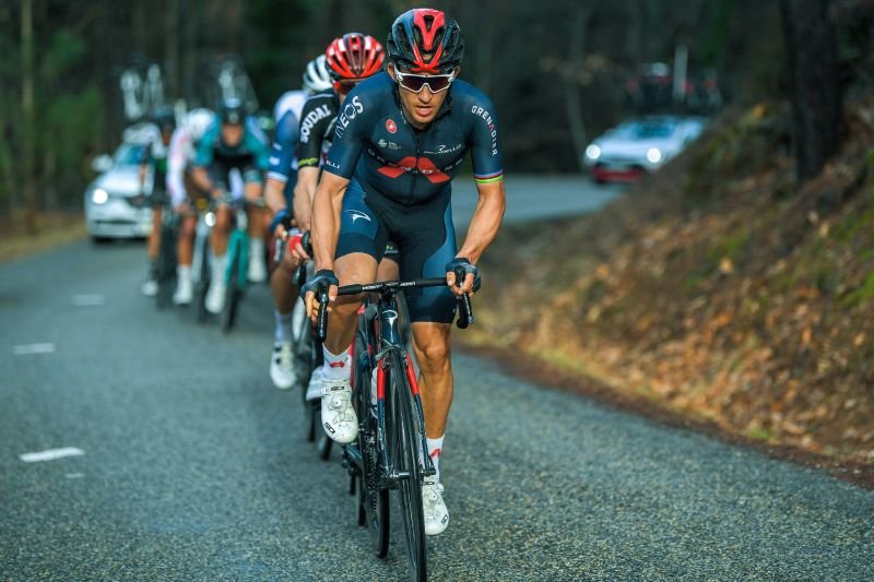 Michał Kwiatkowski ucierpiał w wypadku, ale na szczęście nie doznał poważnego urazu