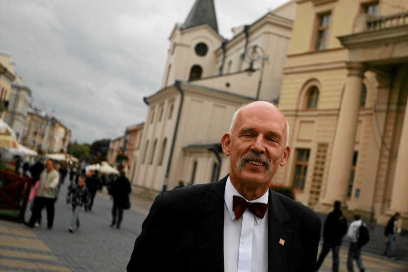 Janusz Korwin-Mikke przekonuje, że sytuacja na Ukrainie to nie nasz interes i nie powinniśmy się w ten konflikt angażować.