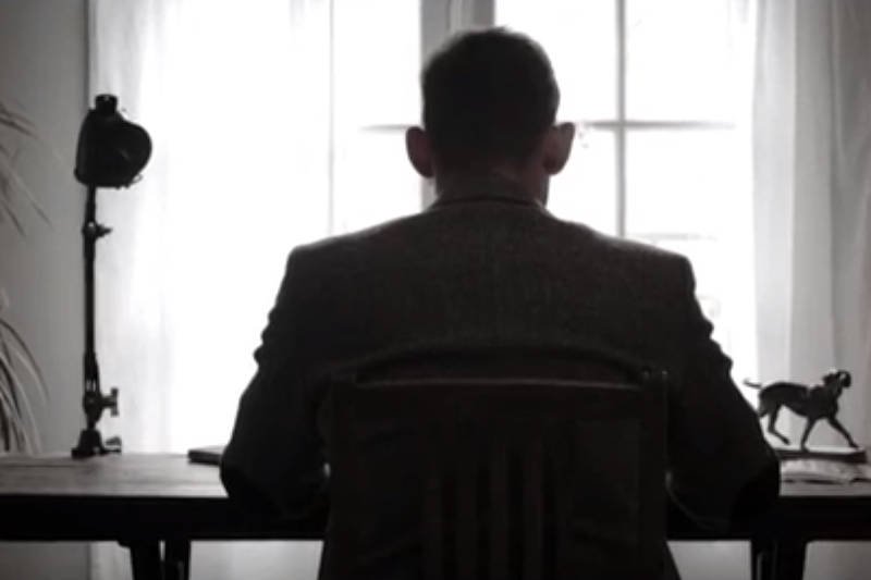 Spot wymierzony w radykalną prawicę z udziałem wnuka Rudolfa Hoessa.