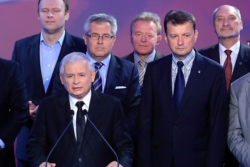 Ekipy TVN nie wpuszczono na wieczór wyborczy Prawa i Sprawiedliwości. Dziennikarze: To absurd