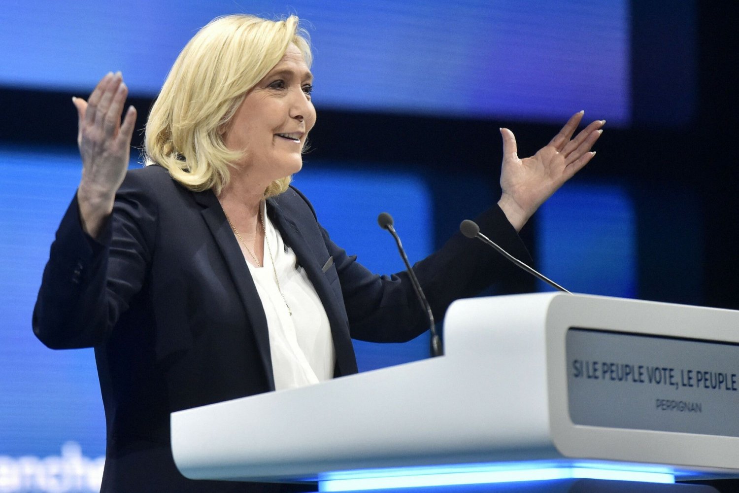 Pierwszy sondaż, w którym Marine Le Pen wyprzedziła Emmanuela Macrona.