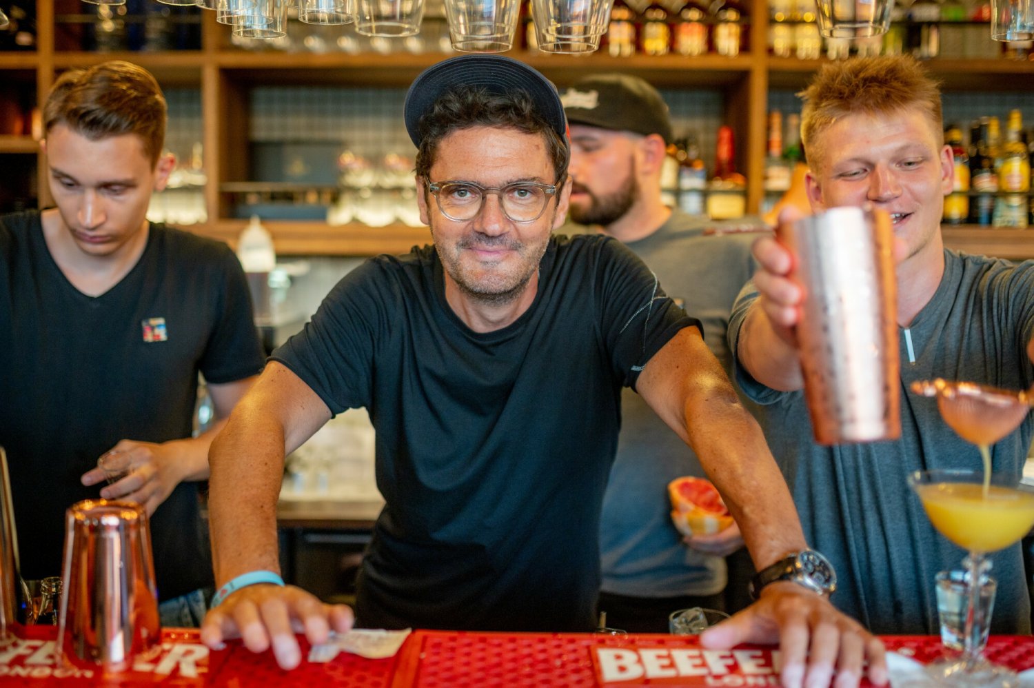 Kuba Wojewódzki otworzył nową restaurację. Jakie są ceny w "Niewinnych Czarodziejach"?