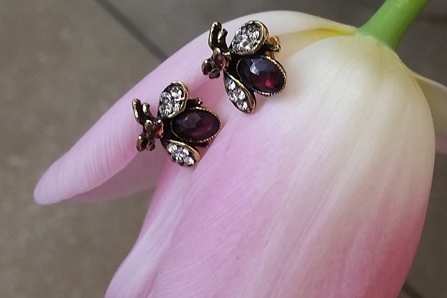 Kolczyki Muszki z kolekcji Giampiero Alcozera z Florencji