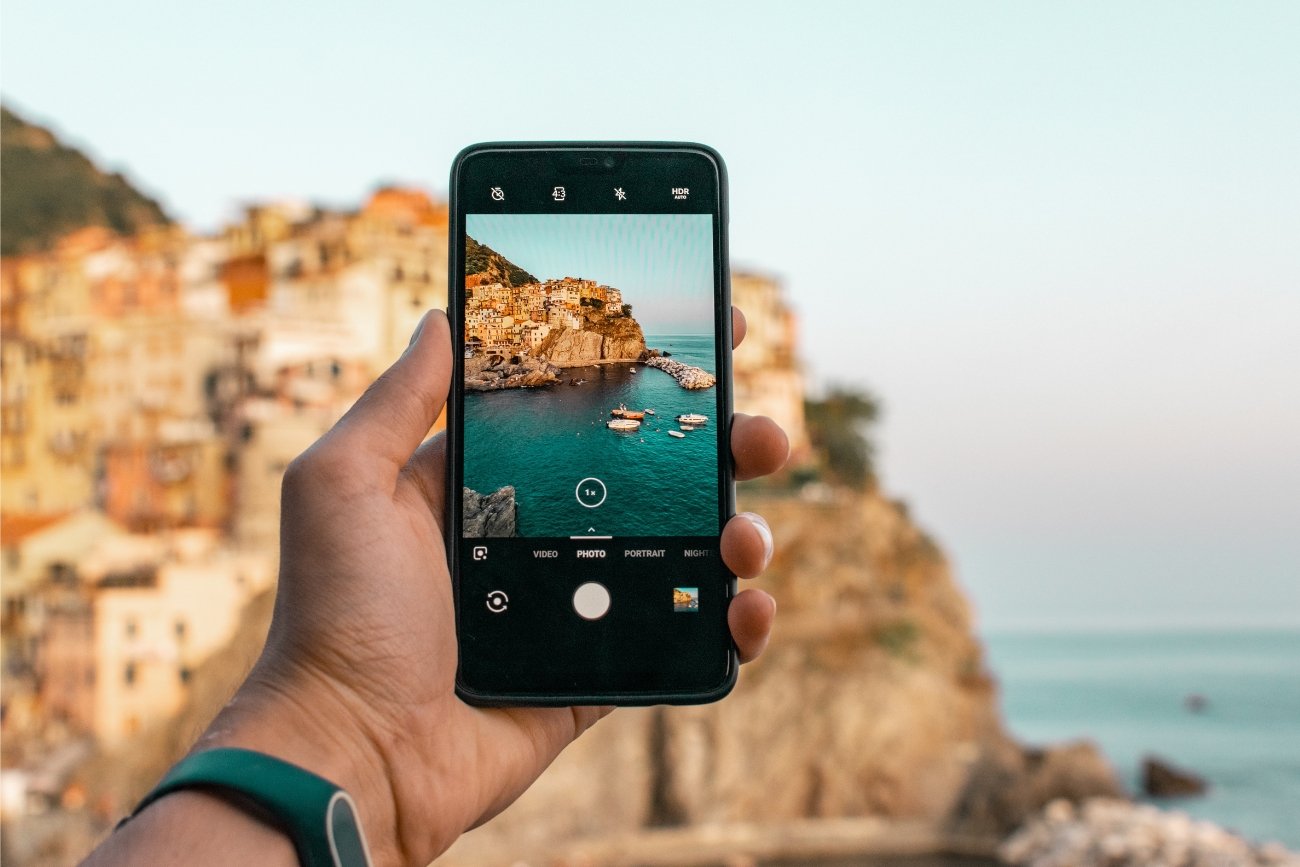 W podróży swojego telefonu możemy używać nie tylko do robienia zdjęć