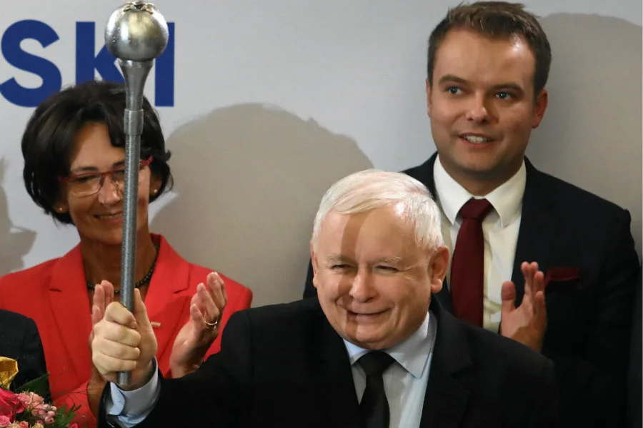 Prawo i Sprawiedliwość ma 45 proc. poparcia po przeliczeniu głosów z prawie 83 proc. komisji